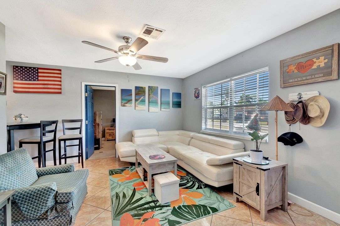 На продажу: $405,000 (3 спален, 2 ванн, 978 Квадратных фут)