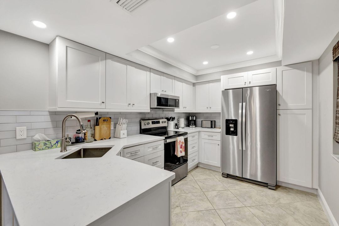 For Sale: $319,000 (2 beds, 2 baths, 1184 Square Feet)