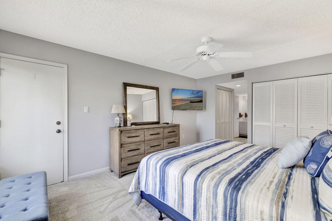 For Sale: $319,000 (2 beds, 2 baths, 1184 Square Feet)