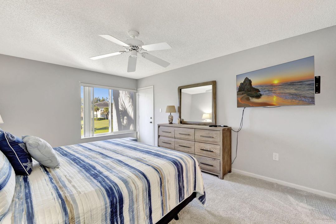 For Sale: $319,000 (2 beds, 2 baths, 1184 Square Feet)