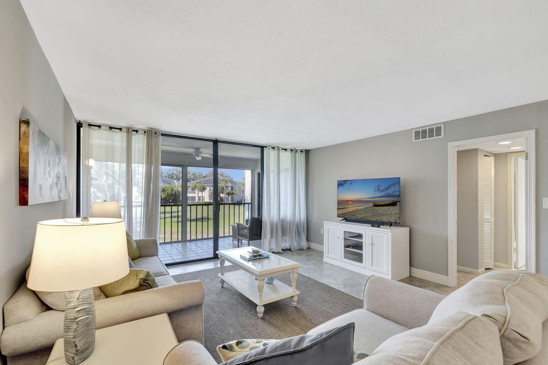 For Sale: $319,000 (2 beds, 2 baths, 1184 Square Feet)