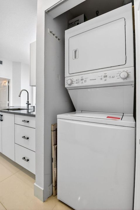 En Venta: $359,000 (1 camas, 1 baños, 691 Pies cuadrados)