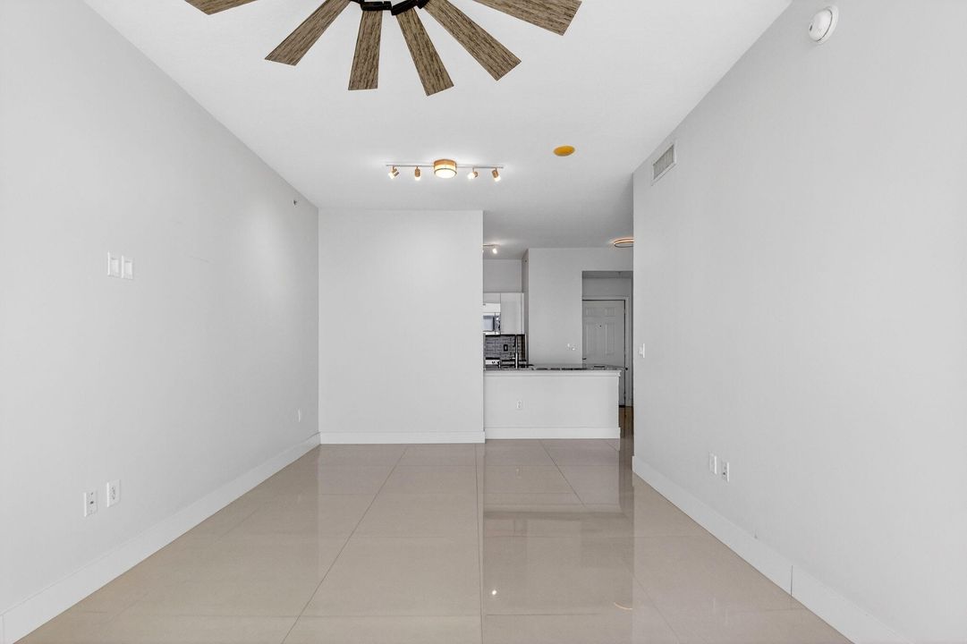 En Venta: $359,000 (1 camas, 1 baños, 691 Pies cuadrados)