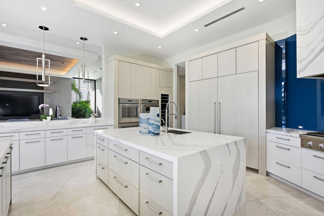 En Venta: $15,950,000 (6 camas, 7 baños, 8815 Pies cuadrados)