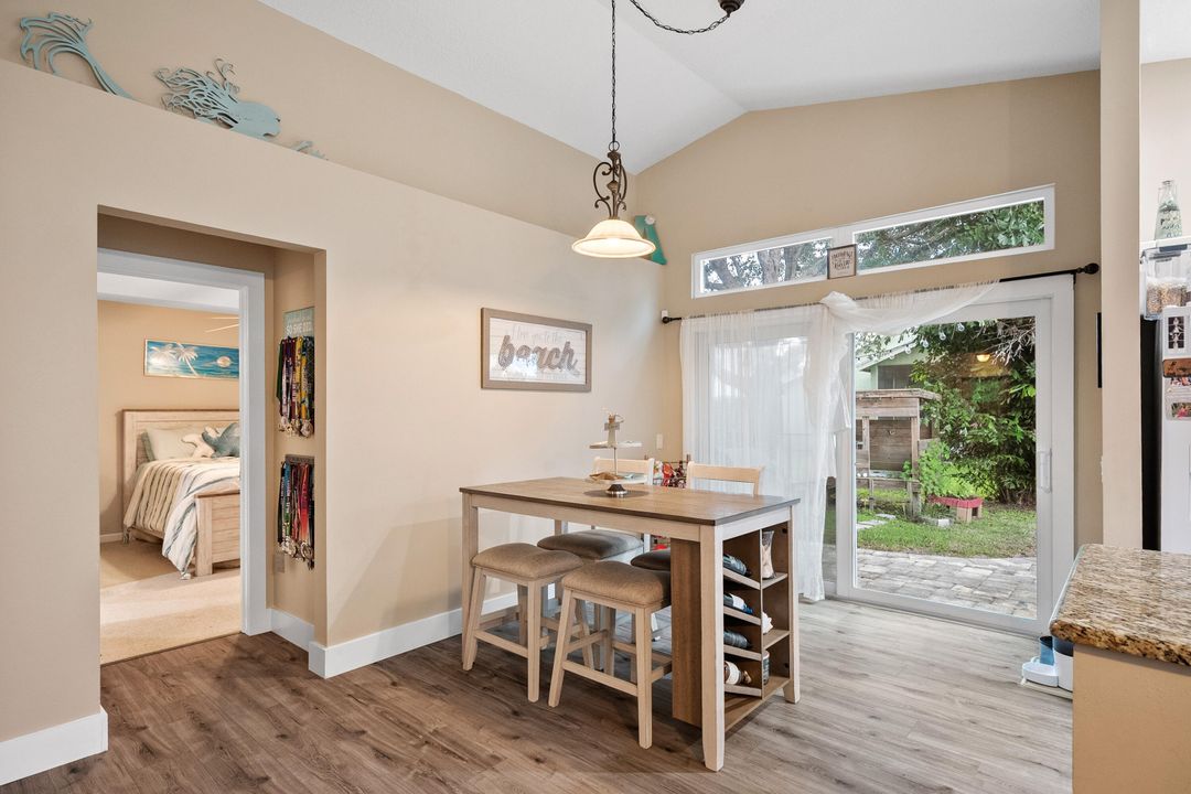 На продажу: $419,000 (3 спален, 2 ванн, 1250 Квадратных фут)