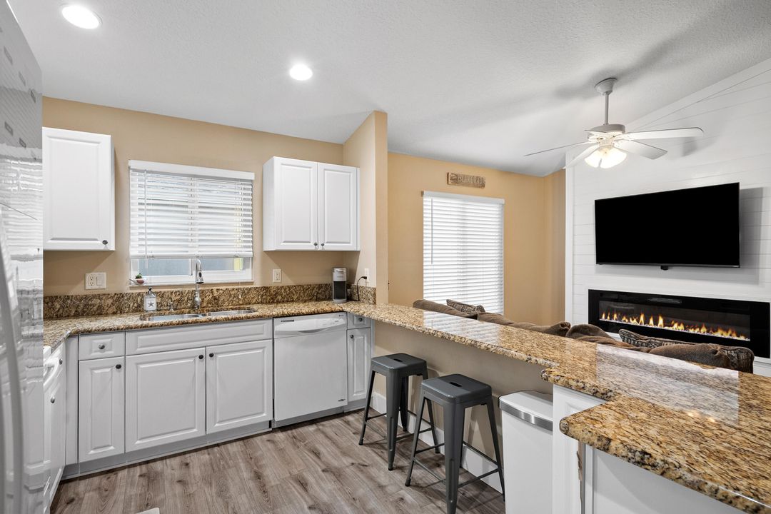 На продажу: $419,000 (3 спален, 2 ванн, 1250 Квадратных фут)