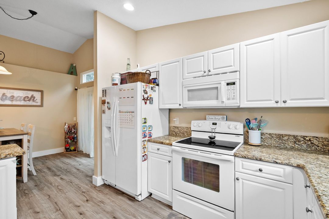 На продажу: $419,000 (3 спален, 2 ванн, 1250 Квадратных фут)