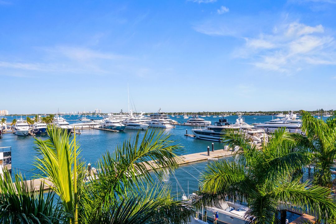 На продажу: $2,950,000 (3 спален, 2 ванн, 3067 Квадратных фут)