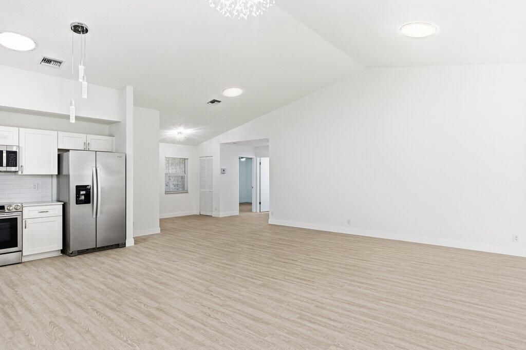 На продажу: $329,900 (3 спален, 2 ванн, 1519 Квадратных фут)