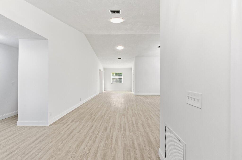 На продажу: $329,900 (3 спален, 2 ванн, 1519 Квадратных фут)