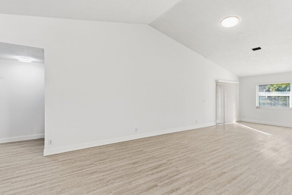 На продажу: $329,900 (3 спален, 2 ванн, 1519 Квадратных фут)