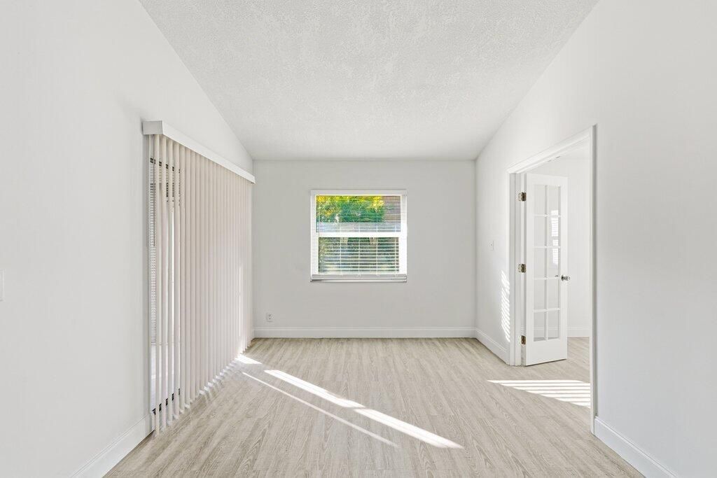 На продажу: $329,900 (3 спален, 2 ванн, 1519 Квадратных фут)