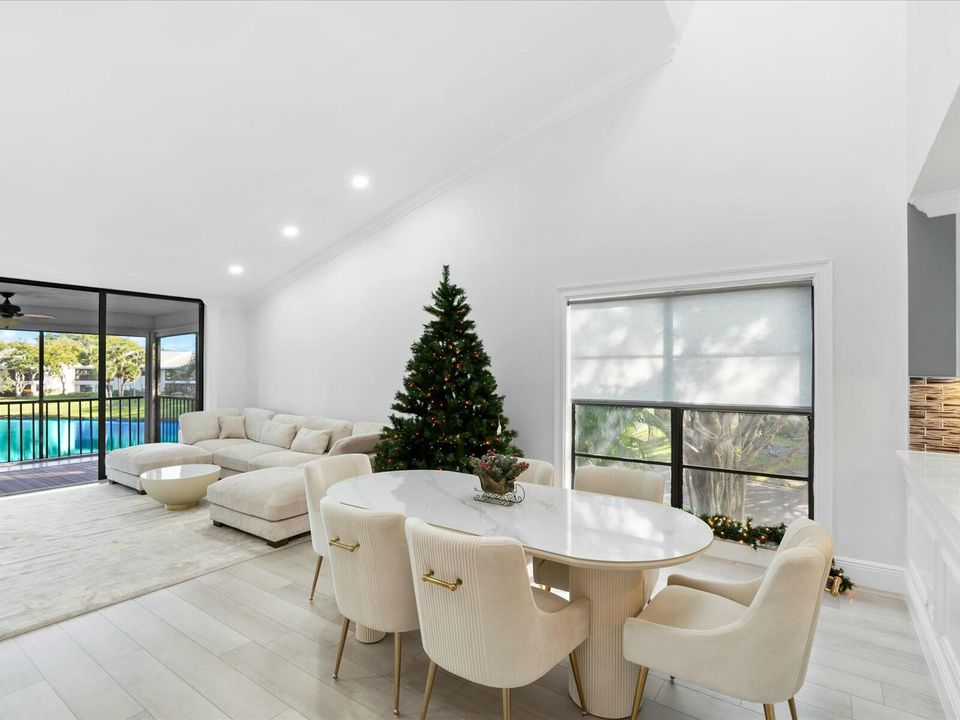 For Sale: $240,000 (2 beds, 2 baths, 1572 Square Feet)