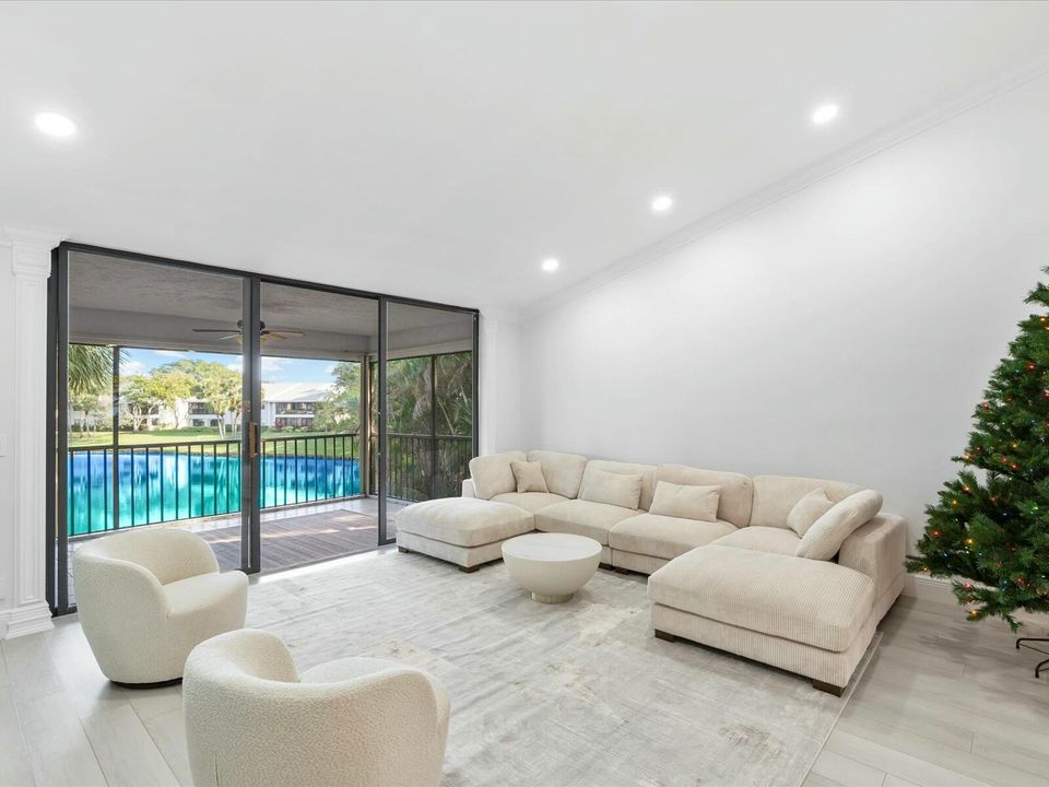 For Sale: $240,000 (2 beds, 2 baths, 1572 Square Feet)