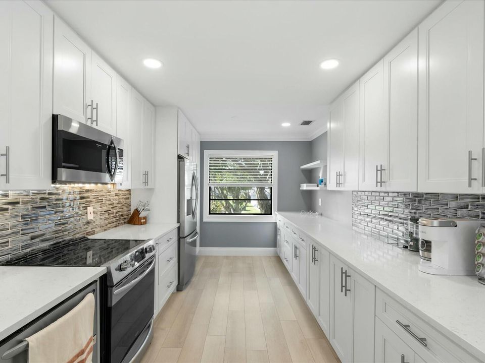 For Sale: $240,000 (2 beds, 2 baths, 1572 Square Feet)