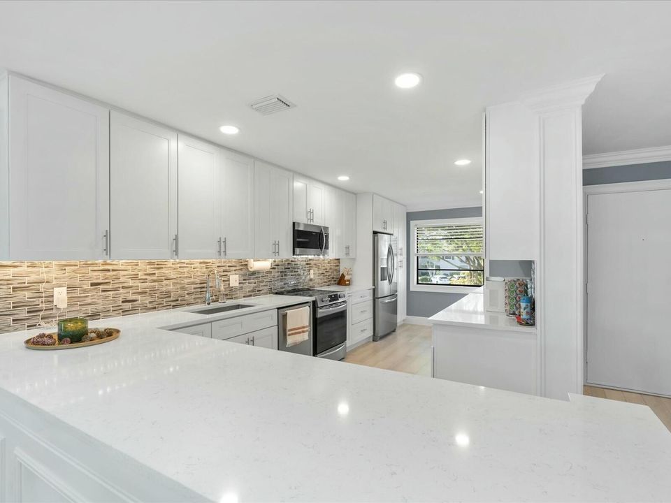 For Sale: $240,000 (2 beds, 2 baths, 1572 Square Feet)