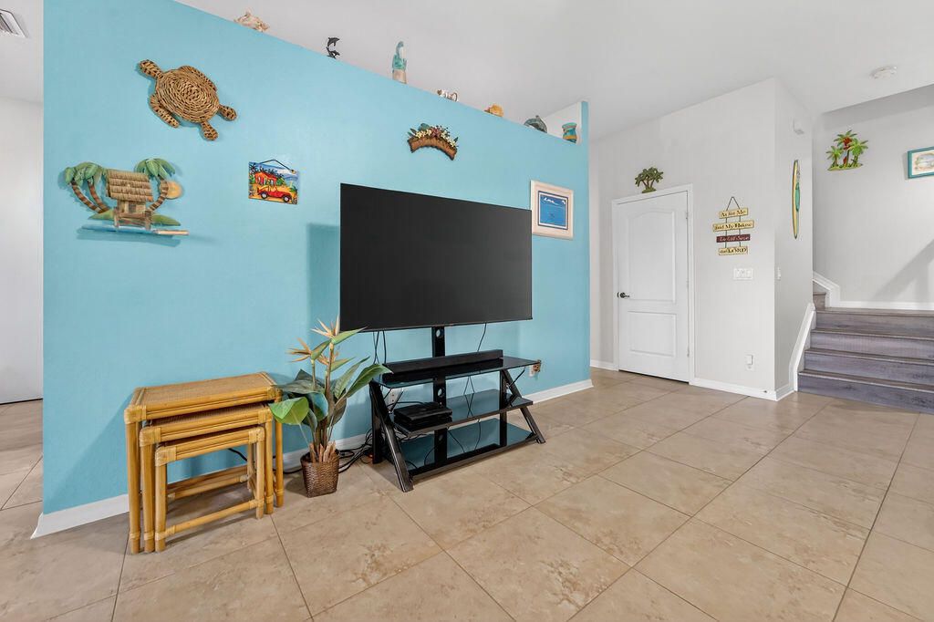 На продажу: $409,900 (3 спален, 2 ванн, 2031 Квадратных фут)