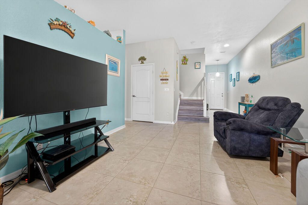 На продажу: $409,900 (3 спален, 2 ванн, 2031 Квадратных фут)