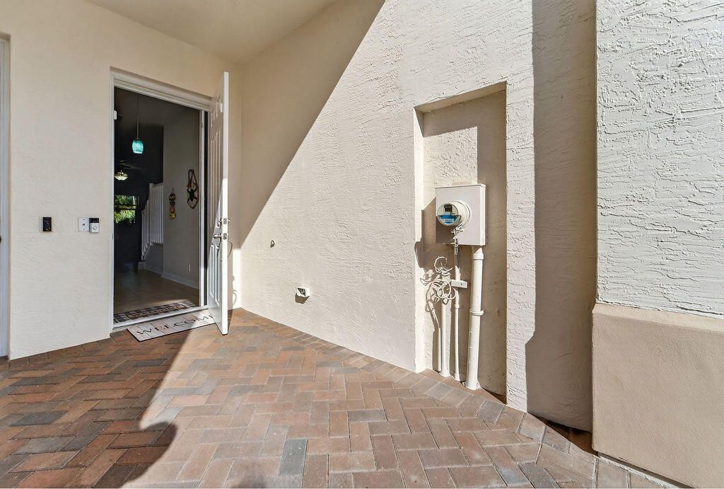 На продажу: $409,900 (3 спален, 2 ванн, 2031 Квадратных фут)