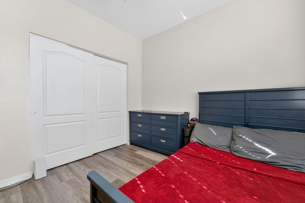 На продажу: $409,900 (3 спален, 2 ванн, 2031 Квадратных фут)