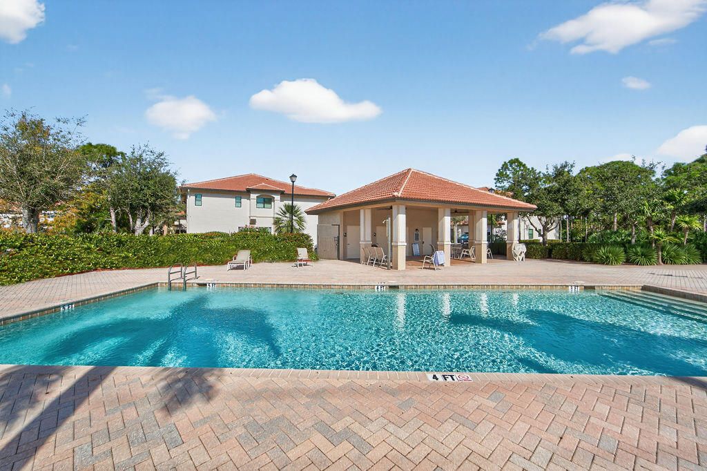 На продажу: $409,900 (3 спален, 2 ванн, 2031 Квадратных фут)