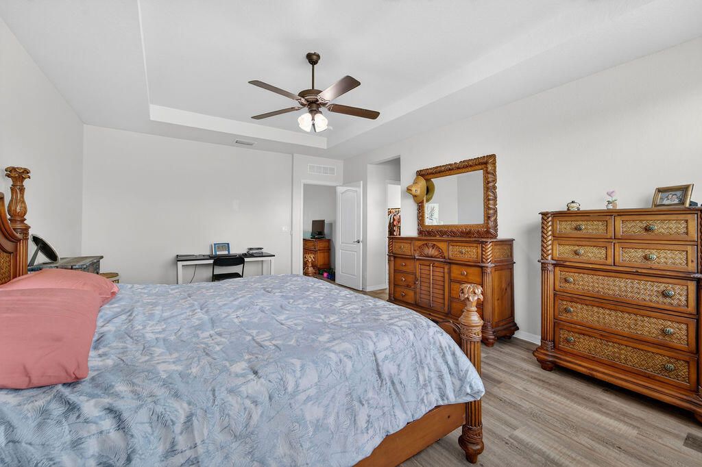 На продажу: $409,900 (3 спален, 2 ванн, 2031 Квадратных фут)