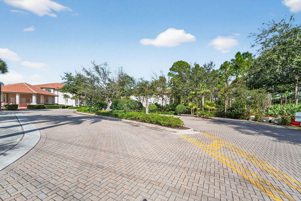 На продажу: $409,900 (3 спален, 2 ванн, 2031 Квадратных фут)