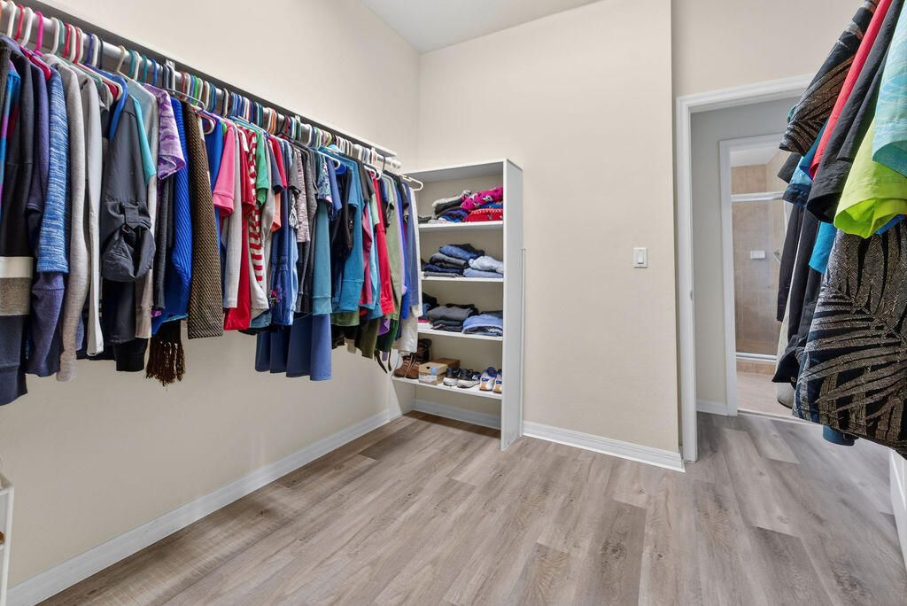 На продажу: $409,900 (3 спален, 2 ванн, 2031 Квадратных фут)