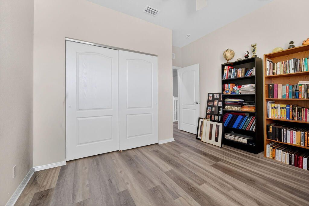 На продажу: $409,900 (3 спален, 2 ванн, 2031 Квадратных фут)