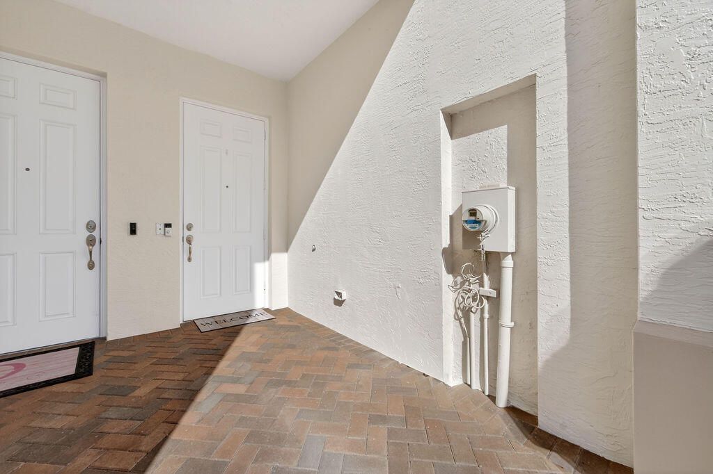 На продажу: $409,900 (3 спален, 2 ванн, 2031 Квадратных фут)