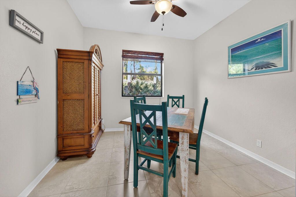 На продажу: $409,900 (3 спален, 2 ванн, 2031 Квадратных фут)