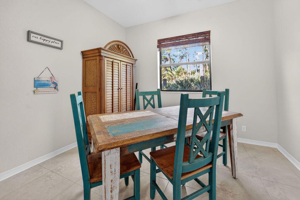 На продажу: $409,900 (3 спален, 2 ванн, 2031 Квадратных фут)