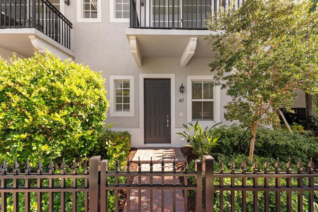 For Rent: $6,250 (3 beds, 3 baths, 1935 Square Feet)