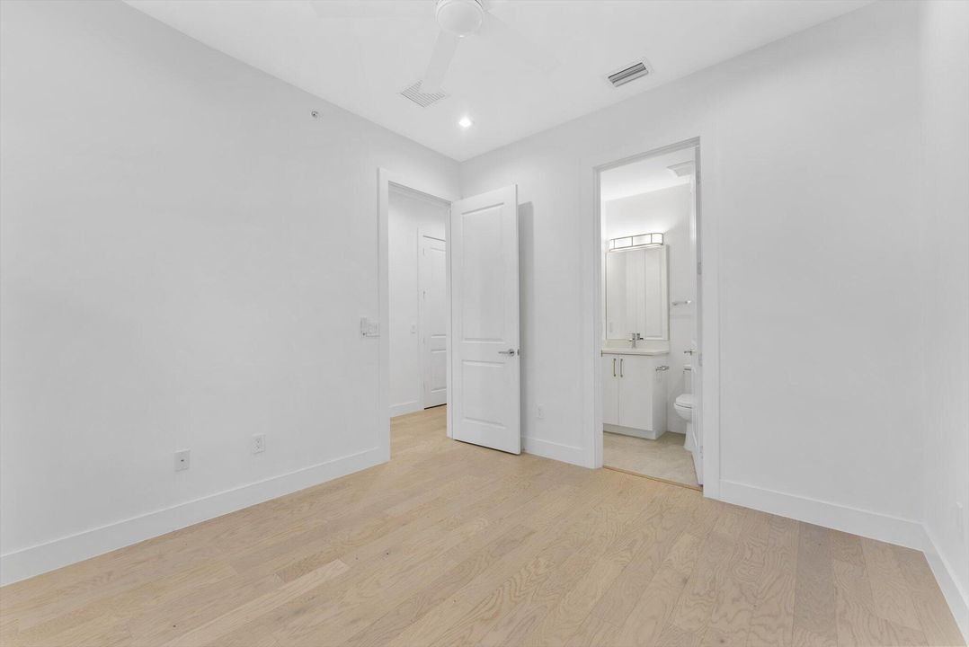 For Rent: $6,250 (3 beds, 3 baths, 1935 Square Feet)