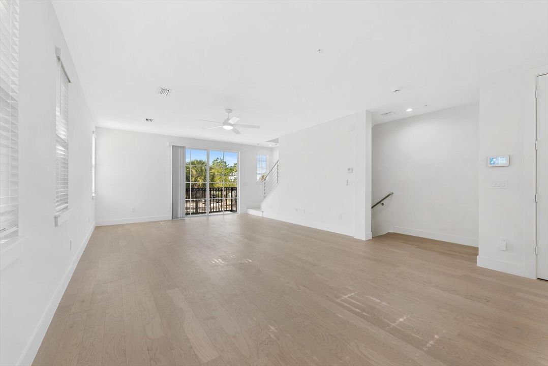 For Rent: $6,250 (3 beds, 3 baths, 1935 Square Feet)