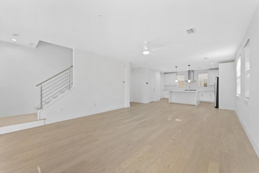 For Rent: $6,250 (3 beds, 3 baths, 1935 Square Feet)