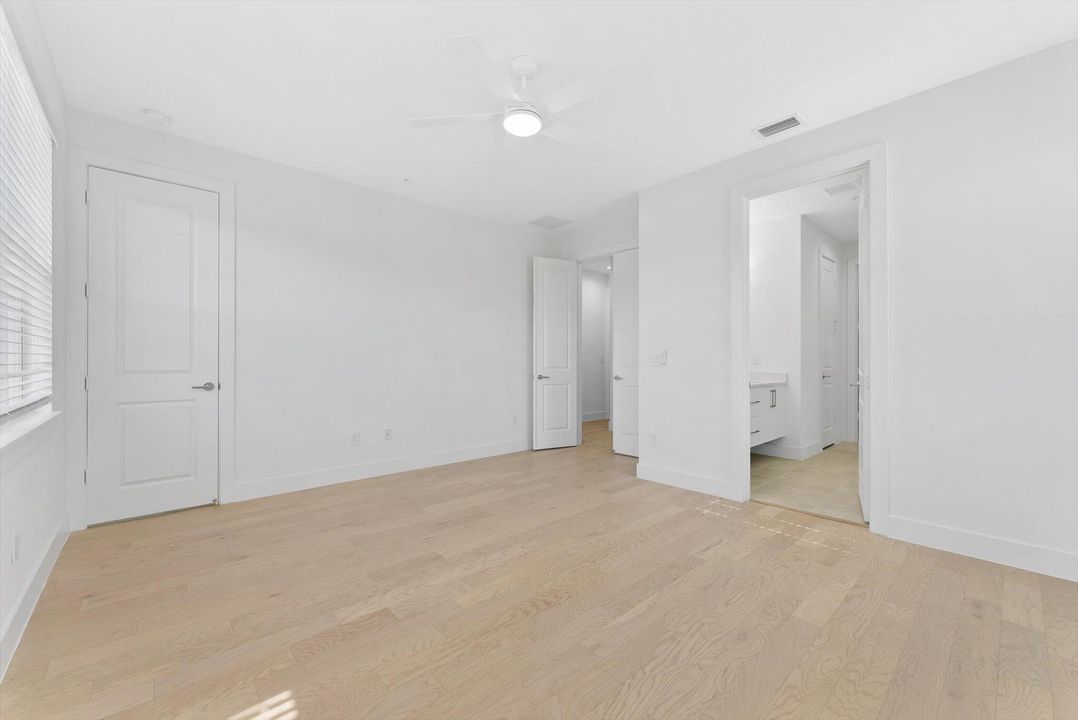 For Rent: $6,250 (3 beds, 3 baths, 1935 Square Feet)