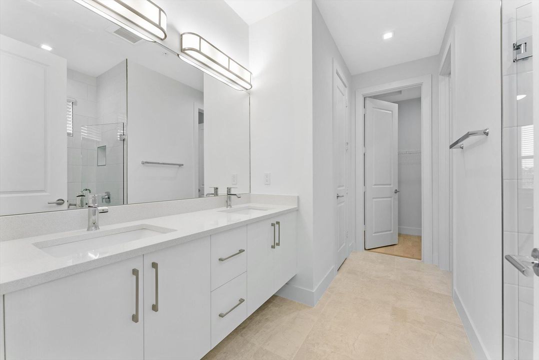 For Rent: $6,250 (3 beds, 3 baths, 1935 Square Feet)