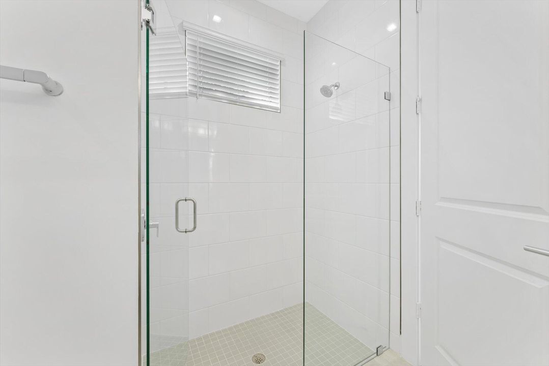 For Rent: $6,250 (3 beds, 3 baths, 1935 Square Feet)