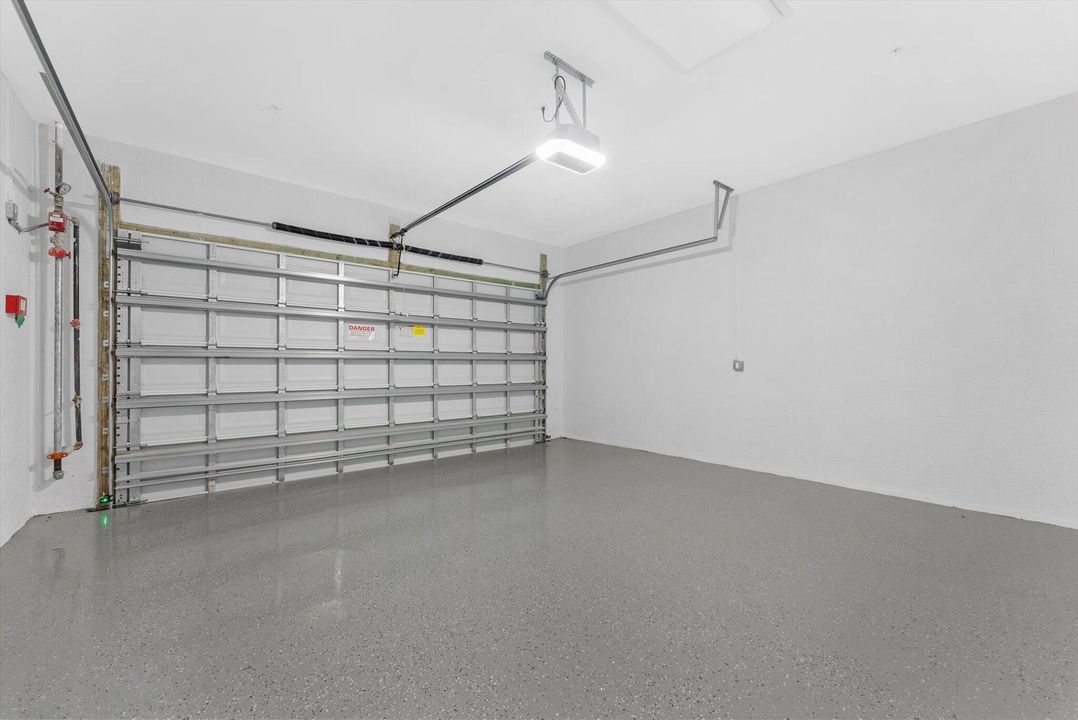 For Rent: $6,250 (3 beds, 3 baths, 1935 Square Feet)