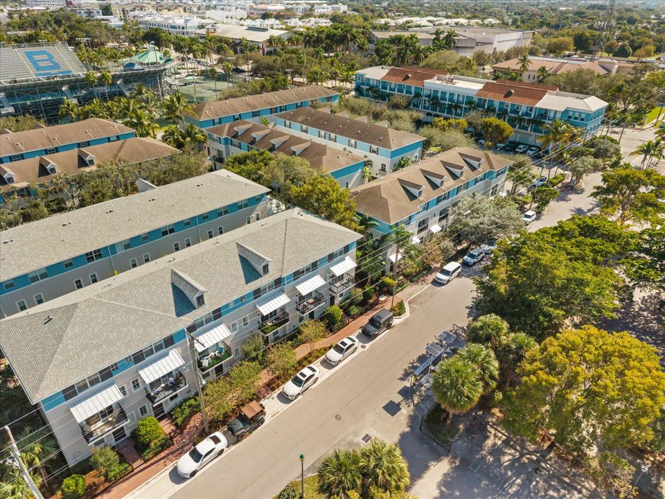 For Rent: $6,250 (3 beds, 3 baths, 1935 Square Feet)