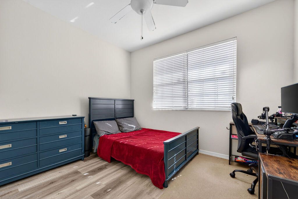 На продажу: $409,900 (3 спален, 2 ванн, 2031 Квадратных фут)