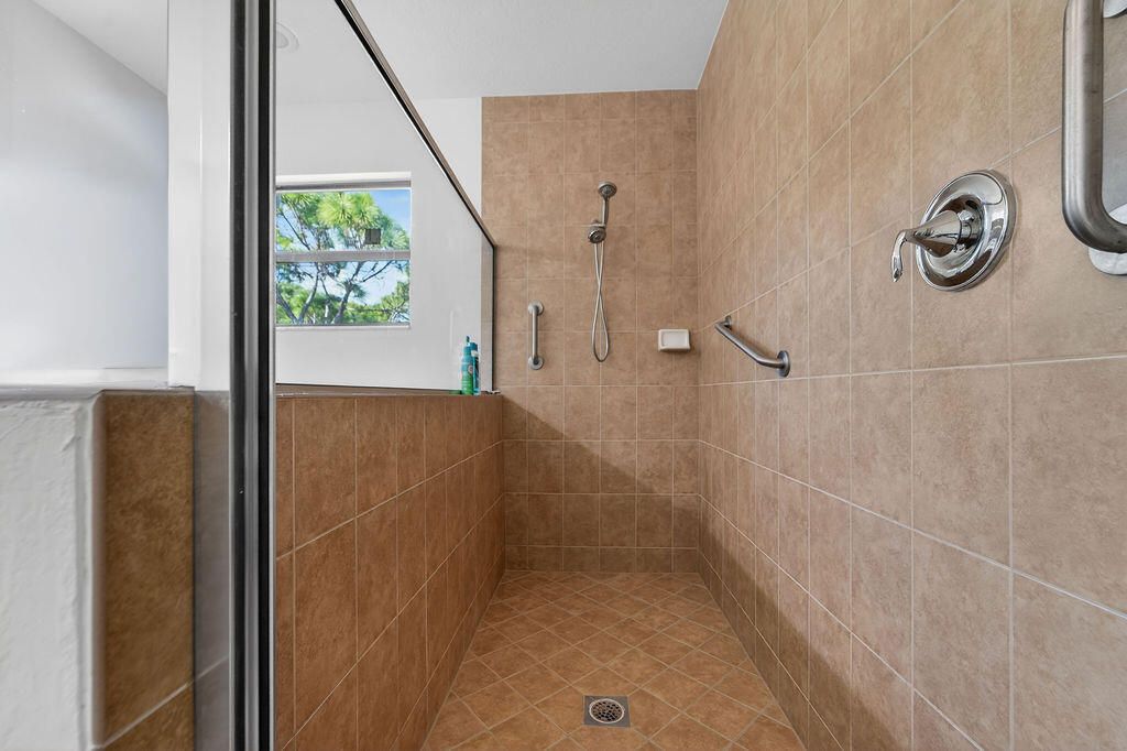 На продажу: $409,900 (3 спален, 2 ванн, 2031 Квадратных фут)