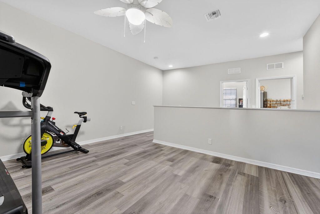 На продажу: $409,900 (3 спален, 2 ванн, 2031 Квадратных фут)