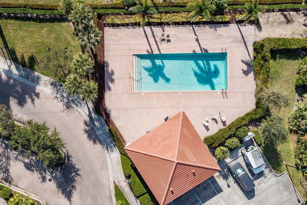 На продажу: $409,900 (3 спален, 2 ванн, 2031 Квадратных фут)