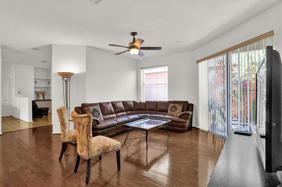 待售: $605,000 (2 贝兹, 2 浴室, 1566 平方英尺)