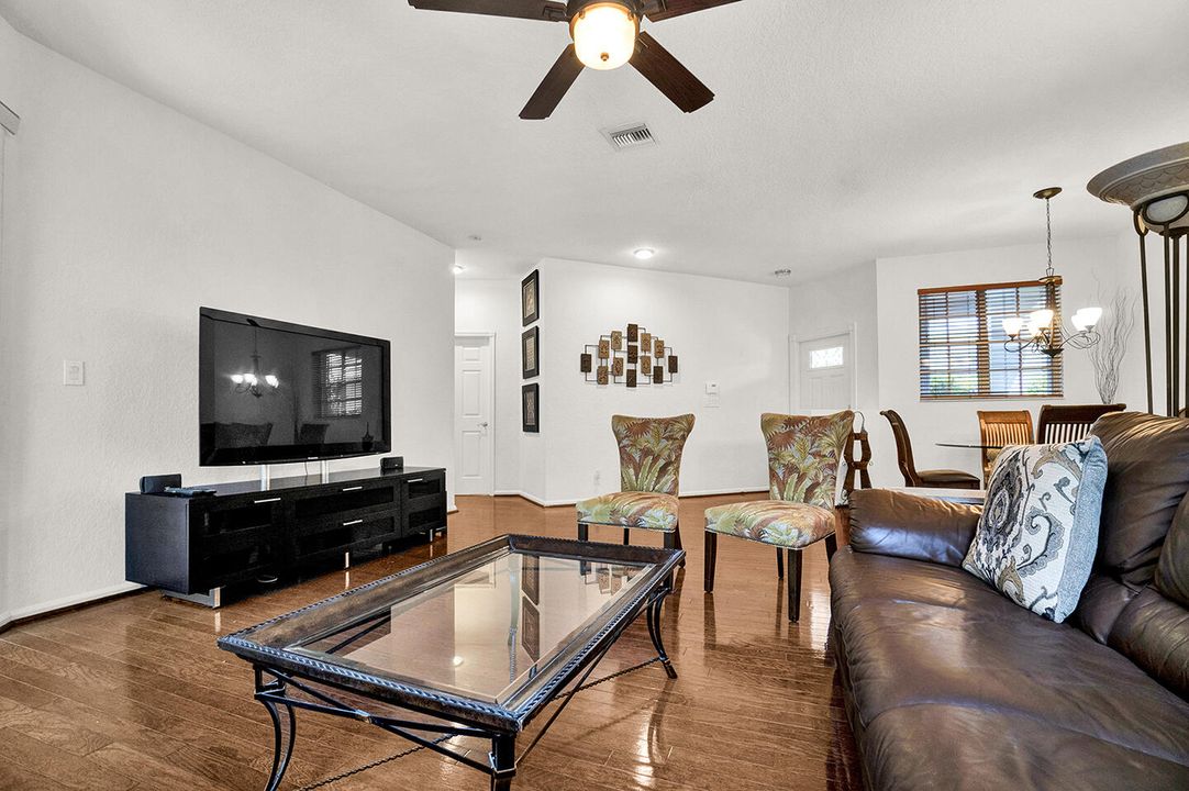 待售: $605,000 (2 贝兹, 2 浴室, 1566 平方英尺)