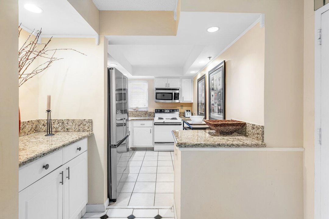 待售: $475,000 (2 贝兹, 2 浴室, 1050 平方英尺)