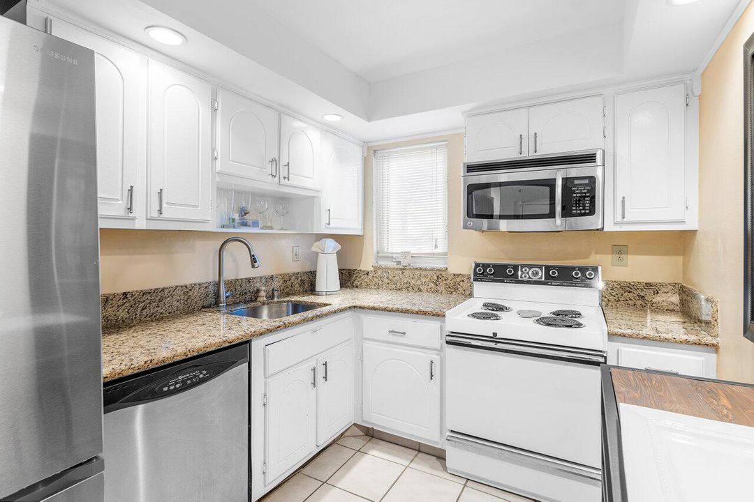 待售: $475,000 (2 贝兹, 2 浴室, 1050 平方英尺)