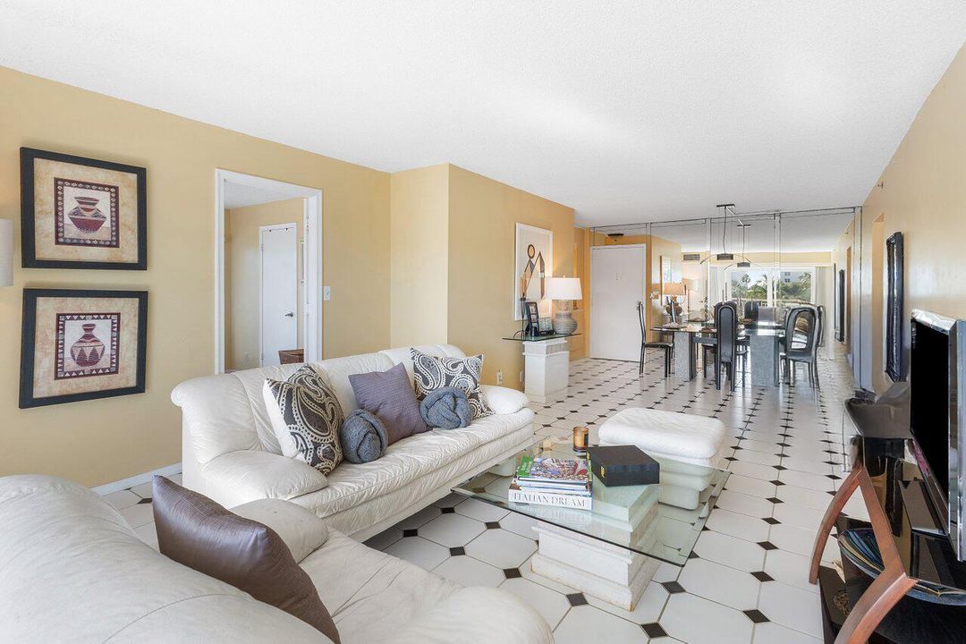 待售: $475,000 (2 贝兹, 2 浴室, 1050 平方英尺)